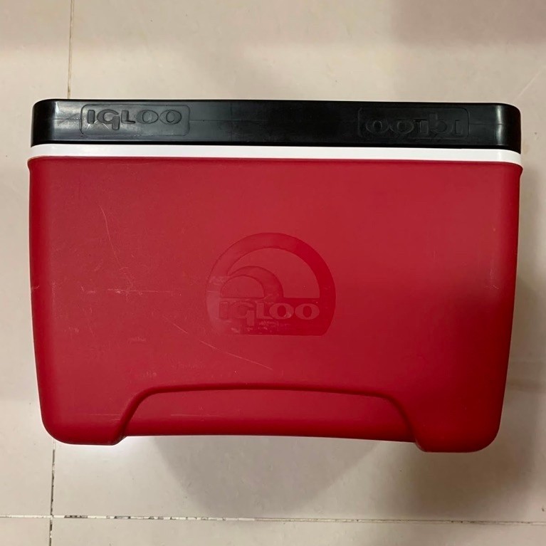 IGLOO Cooler Box