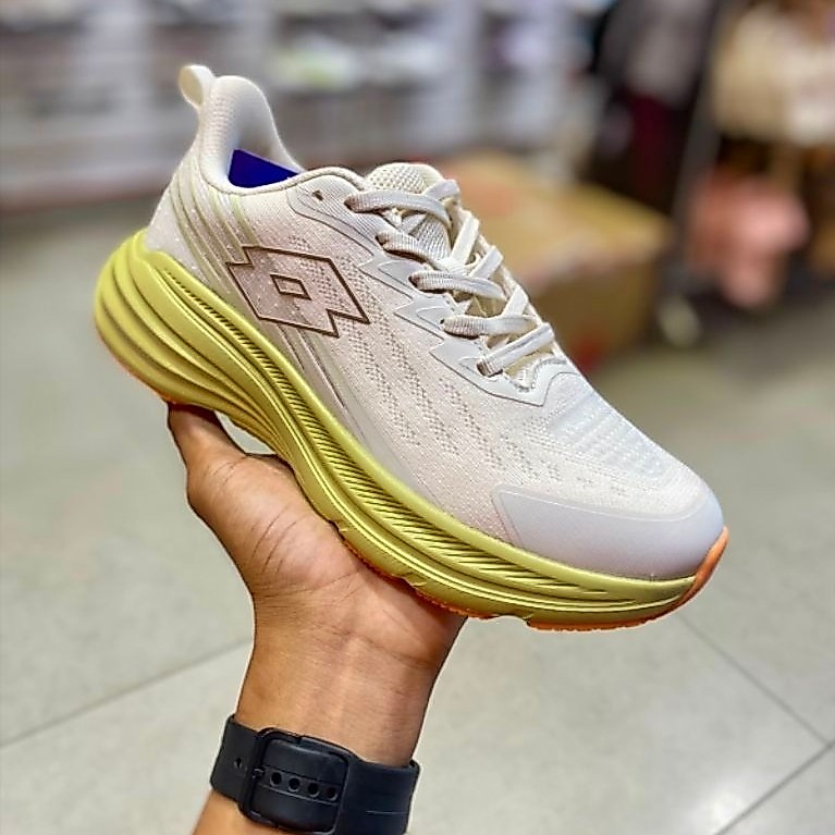 SEPATU RUNNING LOTTO WOMAN