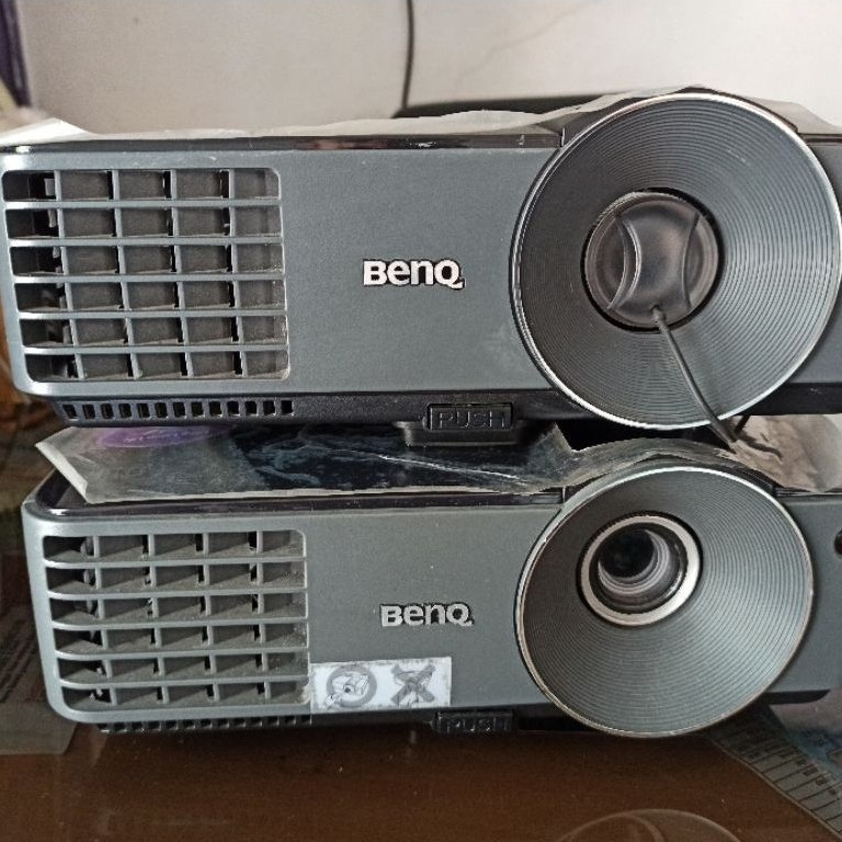 proyektor Benq Mx501