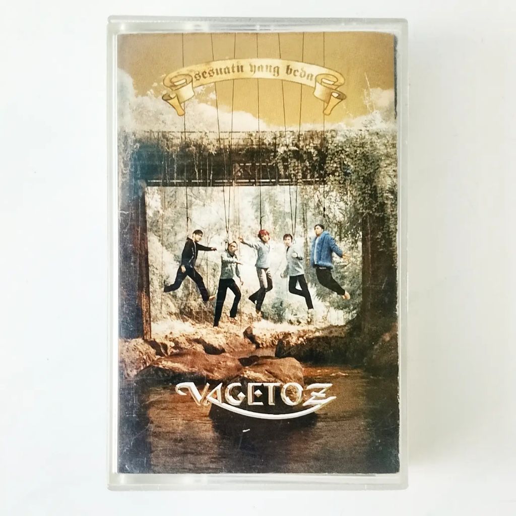 Kaset Vagetoz album Sesuatu Yang Beda