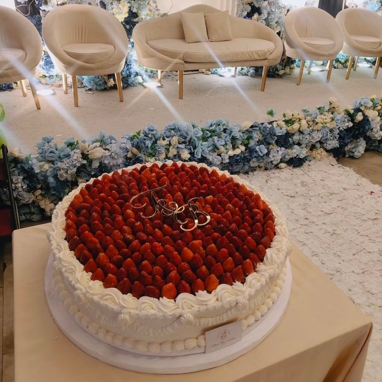 Callista Cake - Italian Wedding Cake / Cake Wedding Kekinian / Cake Wedding Modern