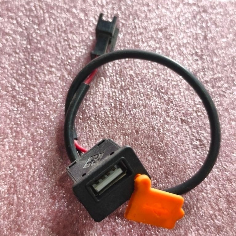 soket usb motor listrik polytron fox r