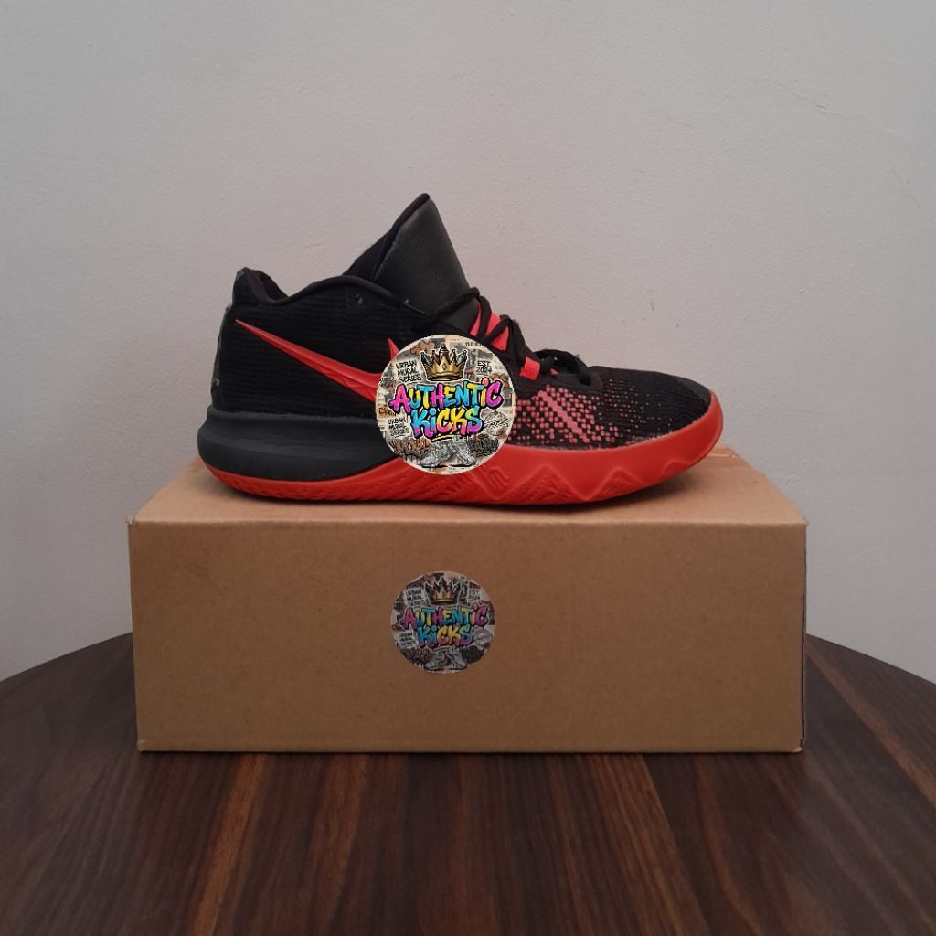 Sepatu Second Basket Kyrie Flytrap 2 Black Red Size 41 26 cm