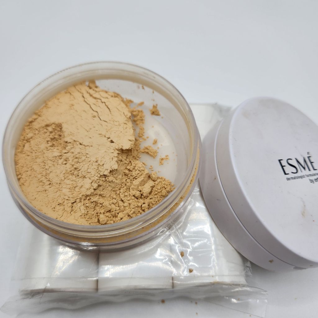 bedak esme preloved