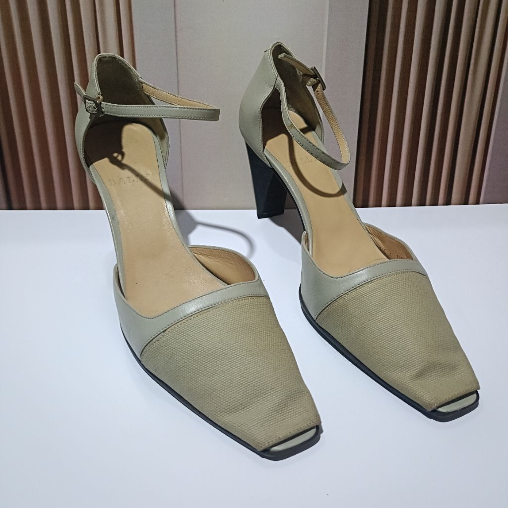 heels branded authentic