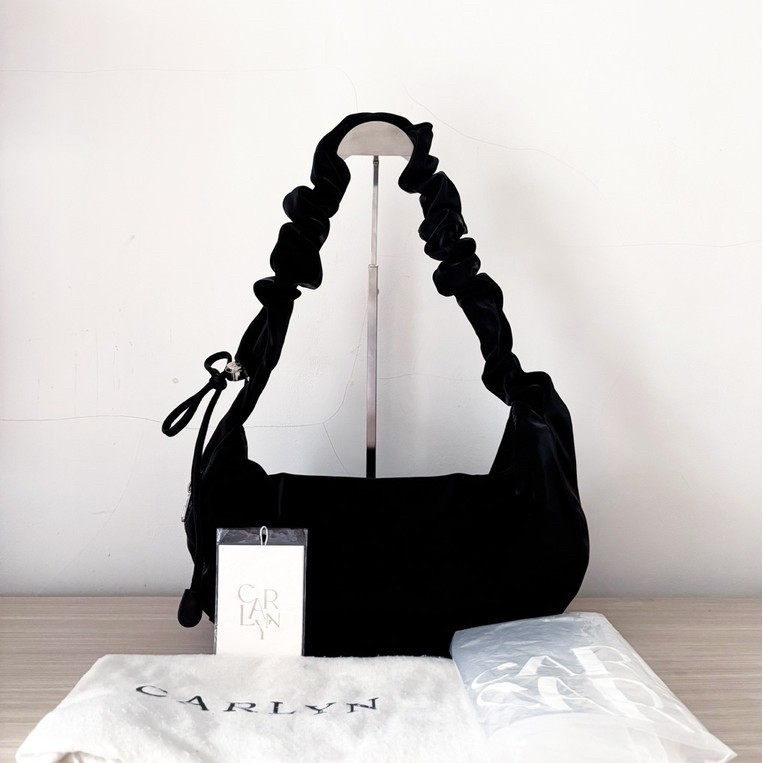 Carlyn Babe Black Glossy Shoulder Bag
