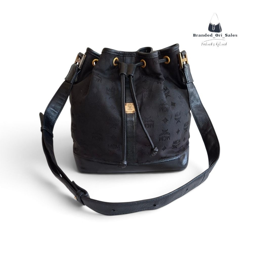 TAS VINTAGE MCM'S SIGNATURE CANVAS DRAWSTRING BUCKET CROSSBODY  BAG