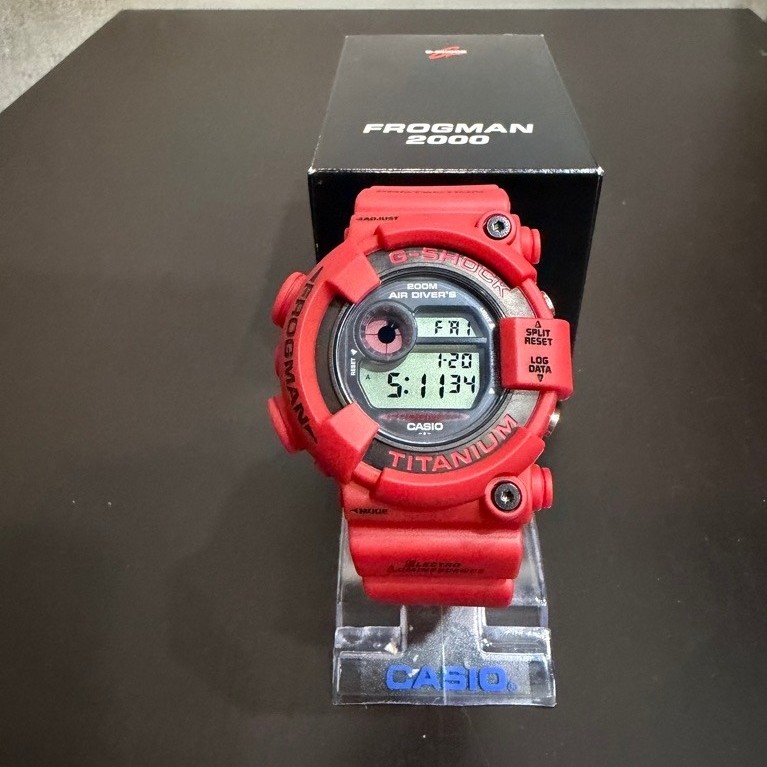 Gshock Frogman Man In Red DW 8200F-4