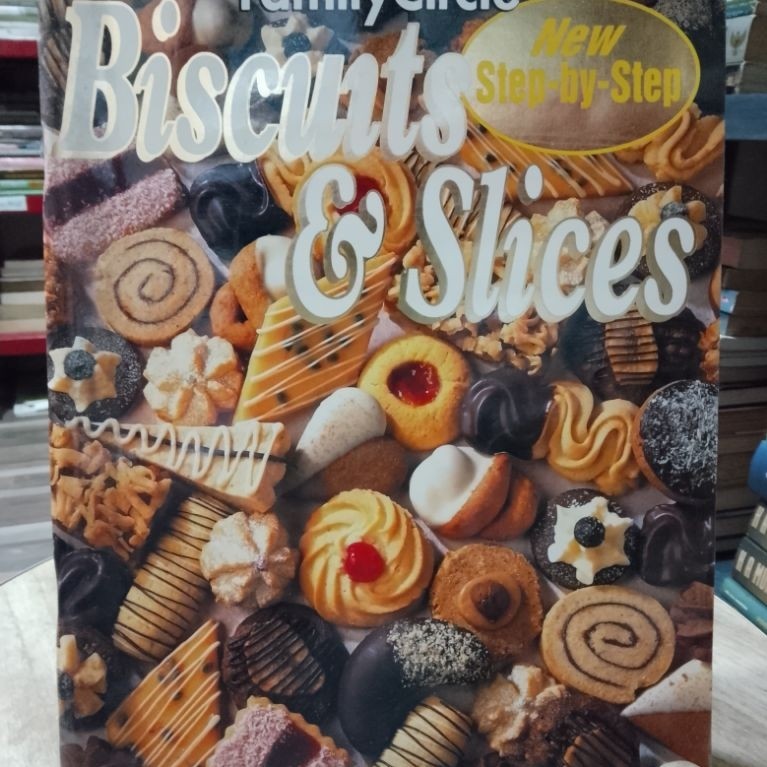 Buku Resep Biscuits & Slices Family Circle Original