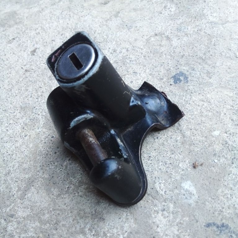 kunci cantolan helm tanpa anak kunci honda gl max ori bekas