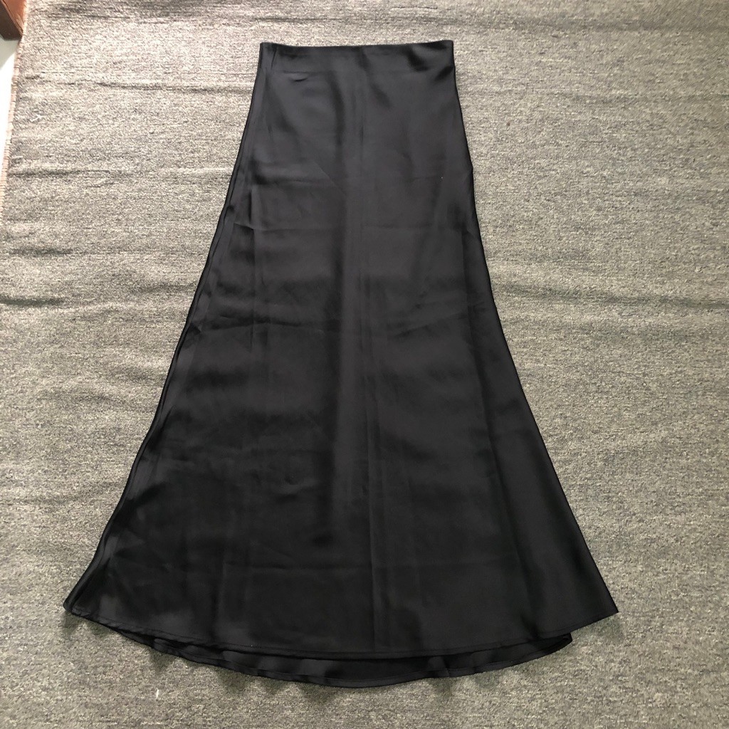 preloved black satin skirt