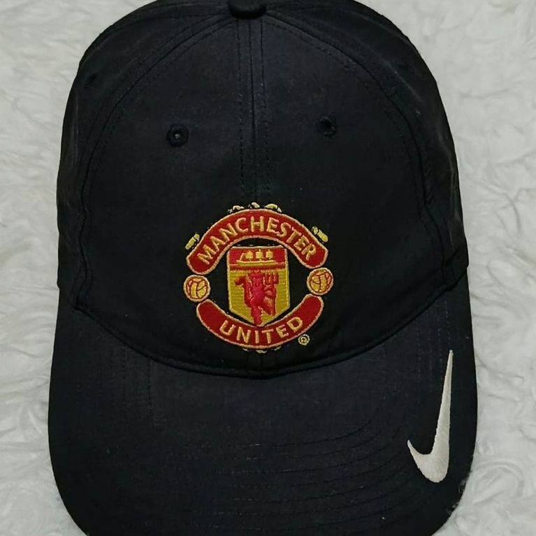 Topi Nike Manchester United Vintage