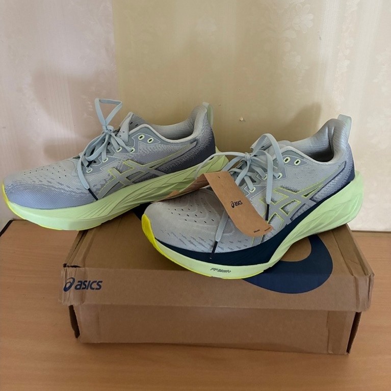 Asics Novablast 4 (Size 47) Original Second