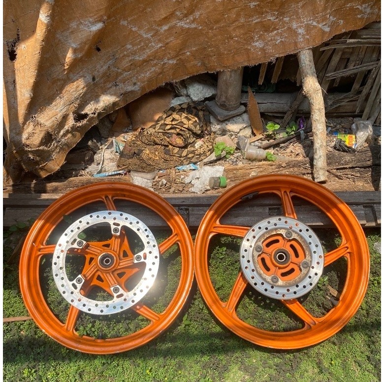 Velg CBR 150 R k45a asli warna repsol original copotan motor