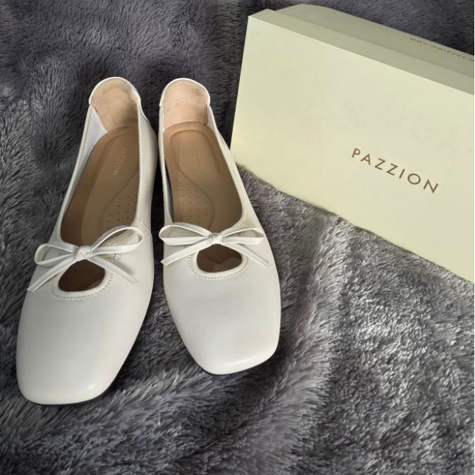 Pazzion BW Shoes