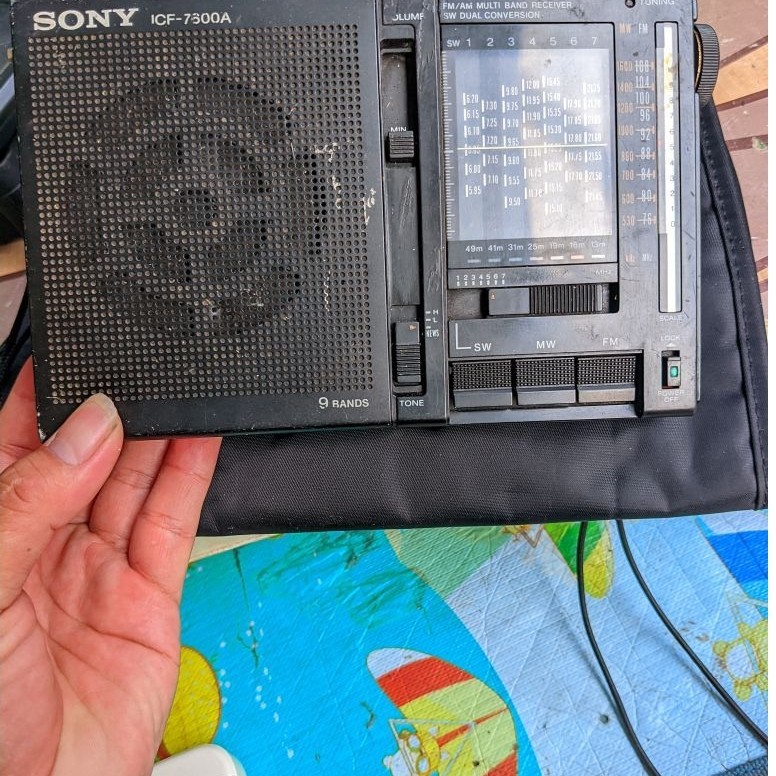 radio Sony matot bahan