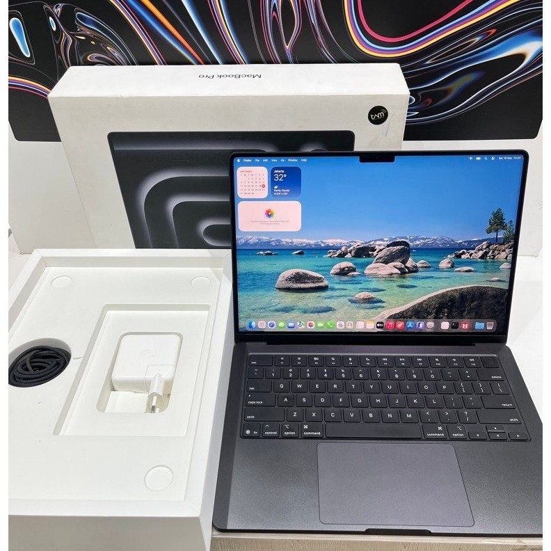 Second Macbook Pro M5 14” inch 2025 Ram 32GB Ssd 1TB Space Black Garansi iBox