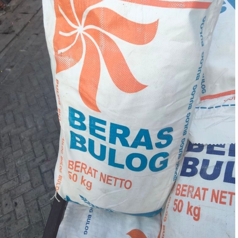 karung plastik bekas beras bulog ukuran 50 kg tebal kuat