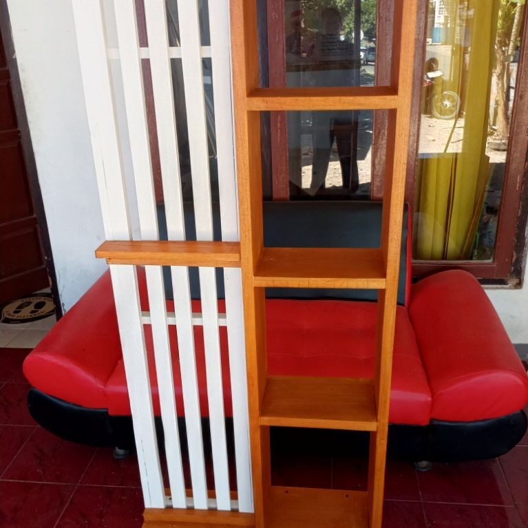 Rak Partisi Ruangan Minimalis / Partisi Ruangan Minimalis