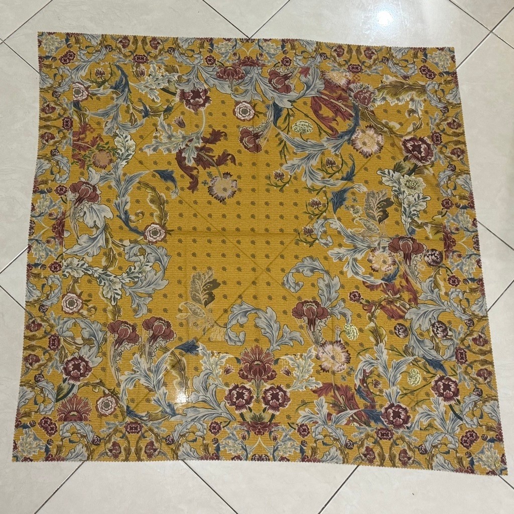 Preloves Buttonscarves NO BOX - The Royale Voal Square - Yellow