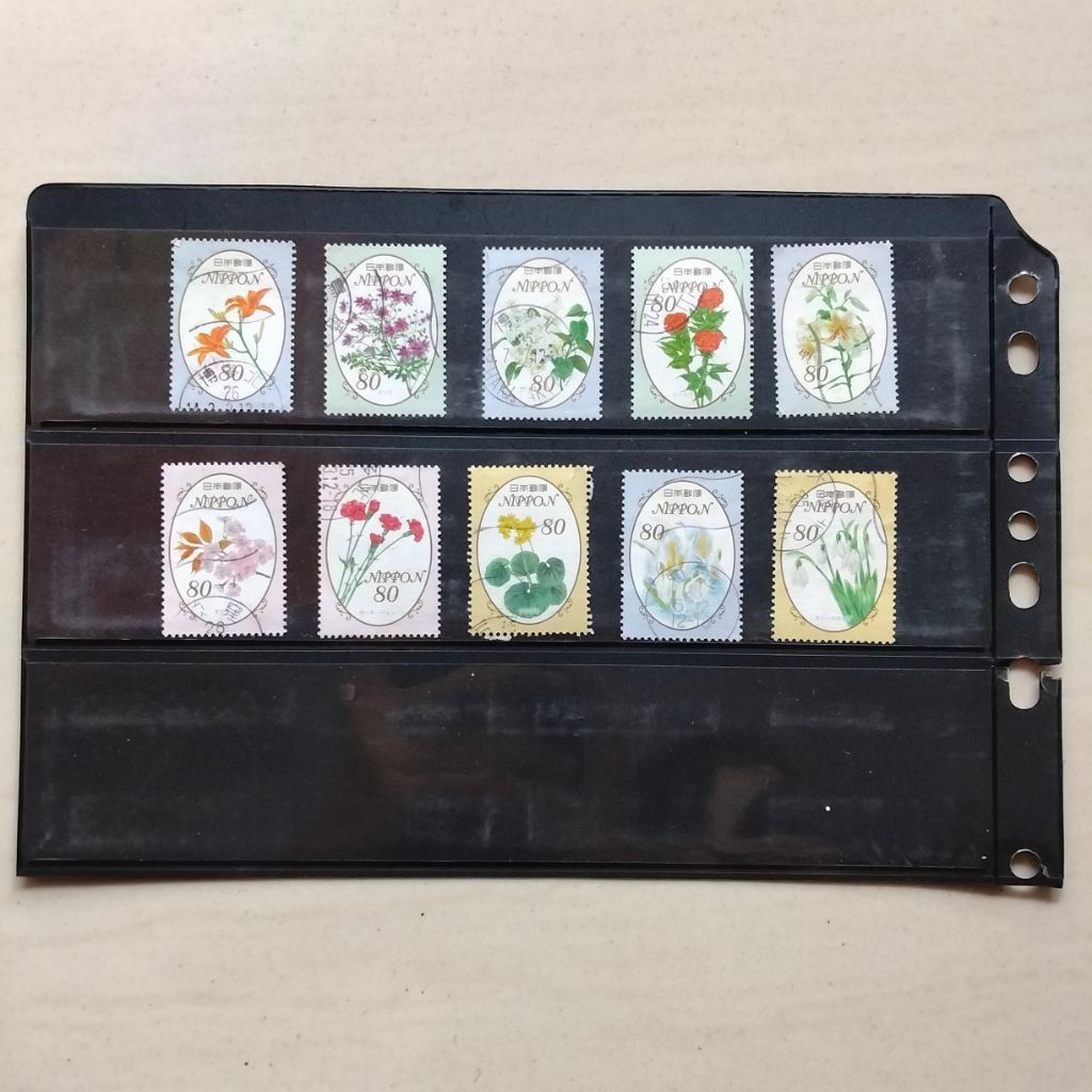 perangko Japan tema bunga 10 keping (USED)