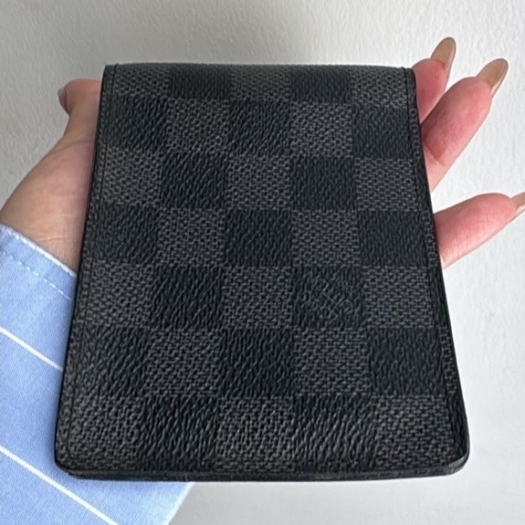 BOOKED - LV MEN WALLET - FELICIA
