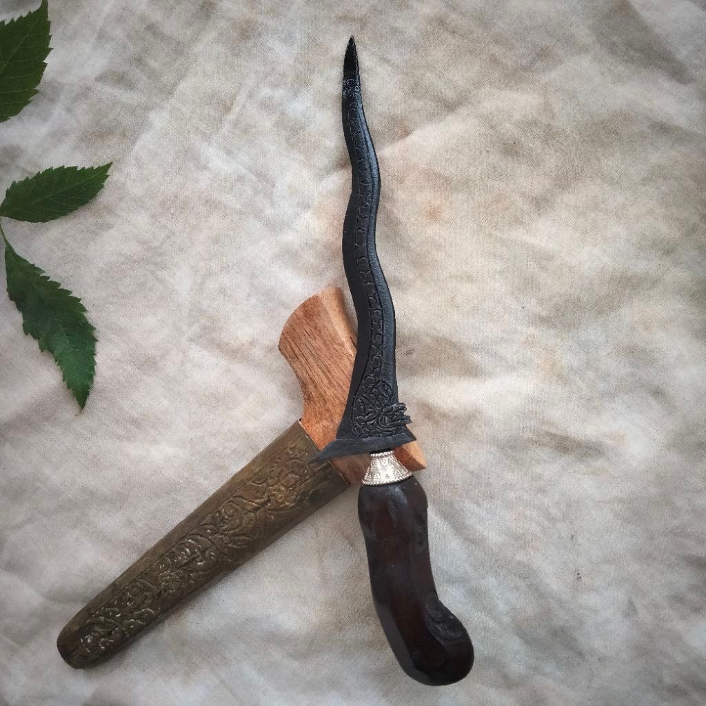 keris sepuh naga nogo rojo luk 5 pandawa sikep saselet jhimmaatttannn est tangguh kediri tersedia ke