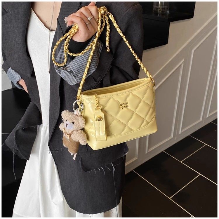 Tas Wanita Kecil Gaya Chanel Tas Jalan Baru Tas Ember Quilted Tas Selempang Serbaguna