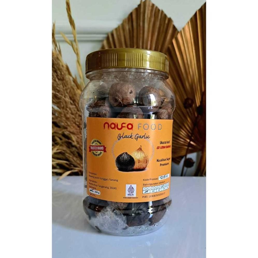 

Black Garlic Naufa Food - Bawang Hitam Tunggal / Lanang 250G