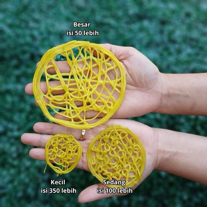 

LS KERUPUK MIE KUNING MENTAH 1KG Makanan Food