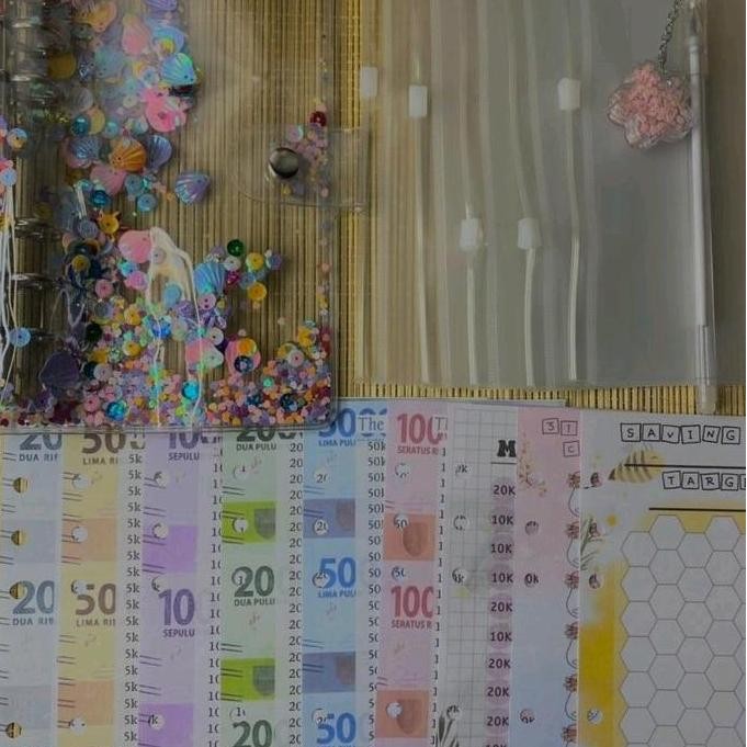 

BINDER PAKET KEUANGAN A6 MOTIF DAISY Plastik Kertas HM