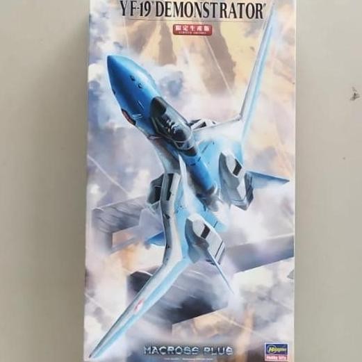 Hasegawa 1/72 Macross Plus YF-19 Demonstrator