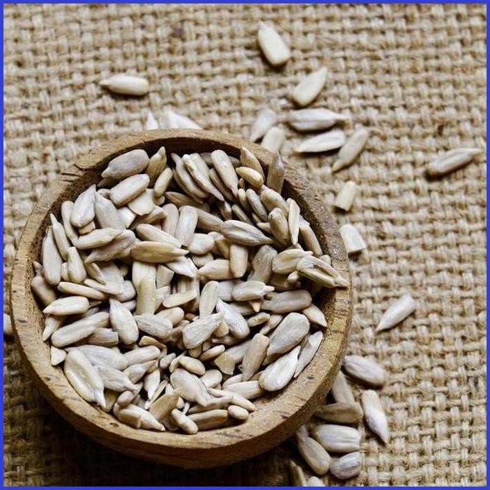 

SUNFLOWER SEEDS / BIJI BUNGA MATAHARI / 100 GR