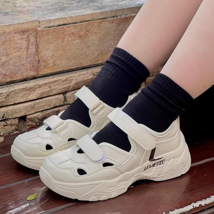 Lvr Sepatu Sneakers Wanita Slip On Wanita Premium Sepatu Sandal Cewek Lv0667