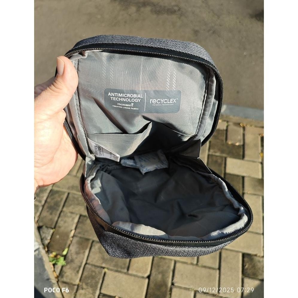 Preloved American Tourister Orbit, Sling Bang, Black, Original