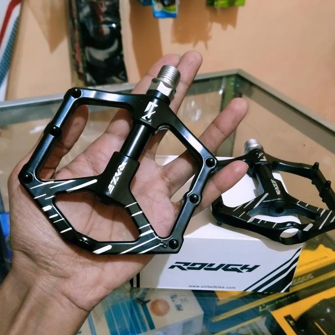 PEDAL SEPEDA RAZE ROUGH - PEDAL ALUMUNIUM ALLOY BEARING ORIGINAL DAN TERPERCAYA