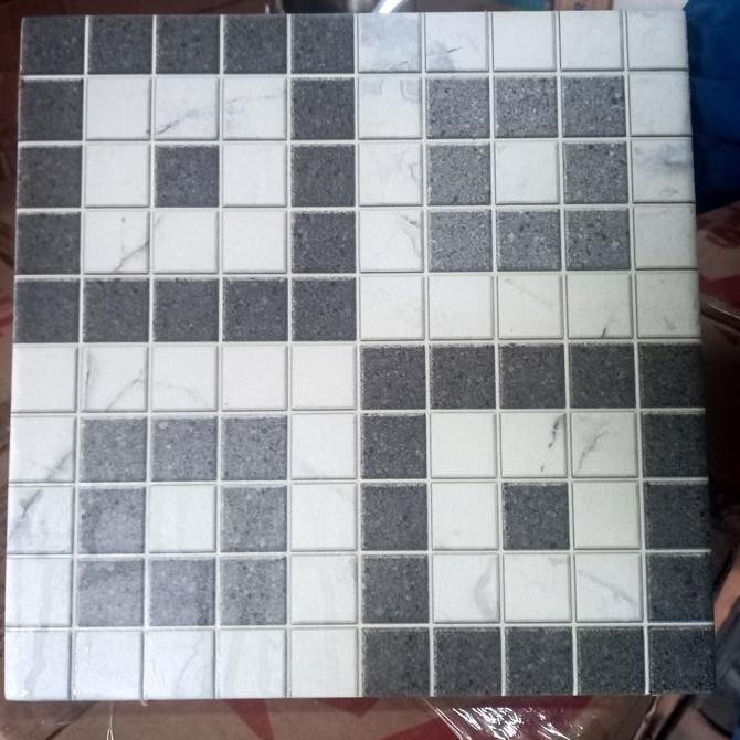 Terbaik Keramik Lantai Kamar Mandi 25X25 Putih Hitam Kasar Ikad 100% Ori