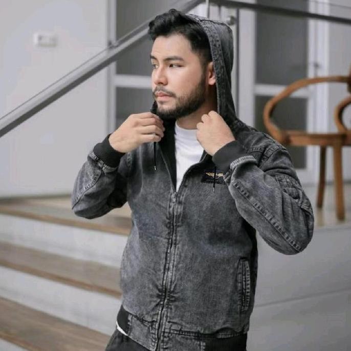 Jaket Jeans Motif Bomber Kupluk Terbaru Lengan Rip Karetan Pria Casual Keren Tebal