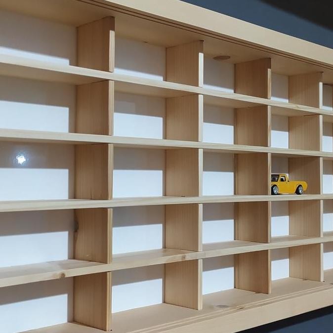 rak hotwheels isi 50 kayu cover acrylic / rak hot wheels isi 50