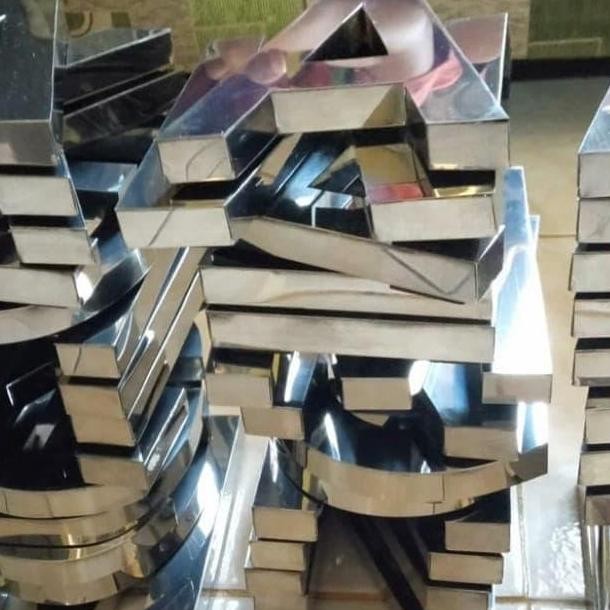 Stainless steel Huruf Timbul 3D Tulisan Nama 20 cm