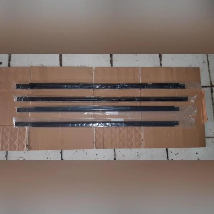 Pelipit Kaca bagian luar Panther Kapsul