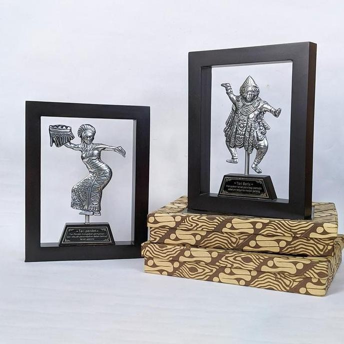 Souvenir Frame Tari Bali Khas Indonesia