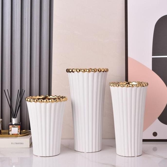 Cosmo Vase Gold Vas Bunga keramik hitam putih emas cantik garis tinggi besar