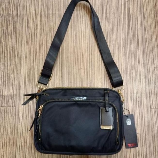 MENARIK TAS TUMI VOYAGEUR SLINGBAG TAS SELEMPANG TAS WANITA SGFD64164