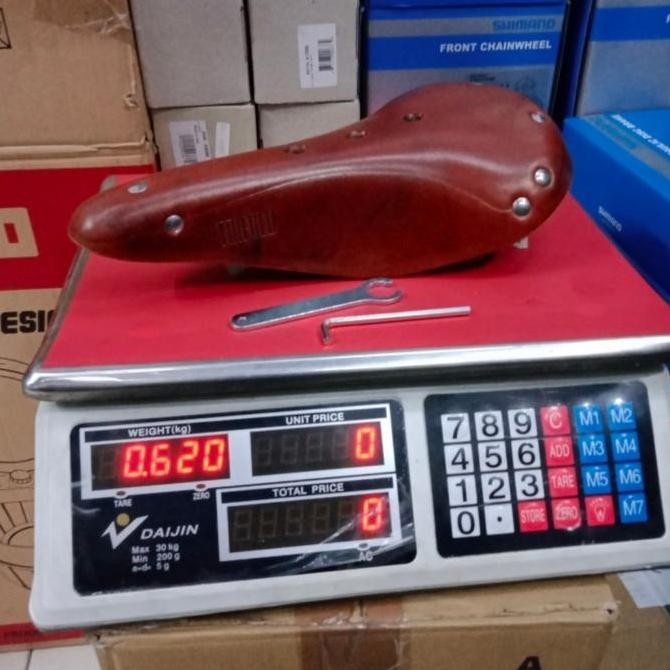 Gyes Sadel Kulit Gyes Trifold GS 24 lebar 16cm panjang 28cm