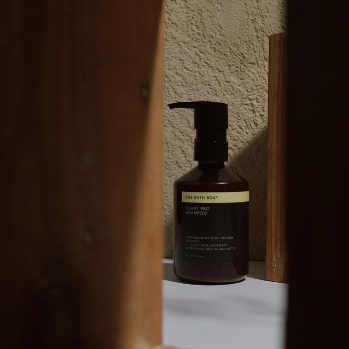 THE BATH BOX - Clary Pro Haircare (Rambut Berketombe, Rambut Berminyak, Kulit Kepala Iritasi, Dermat