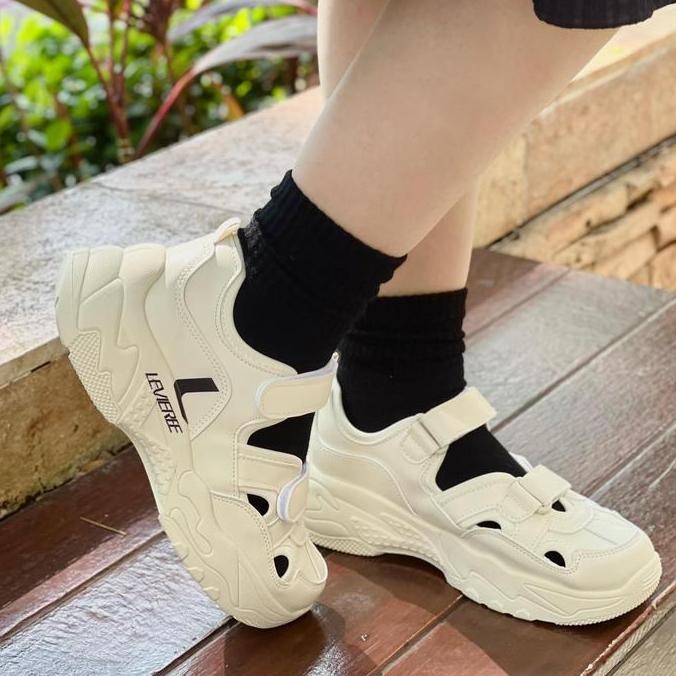 Lvr Sepatu Sneakers Wanita Slip On Wanita Premium Sepatu Sandal Cewek Lv0667