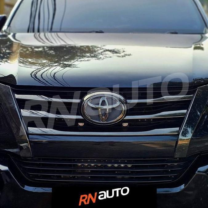 // Emblem Logo Black Chrome Toyota Fortuner Vrz Depan //