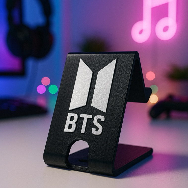 Stand Holder HP BTS Logo K-Pop - Dudukan Smartphone Meja Anti Slip Custom Fan Merchandise BTS Akseso