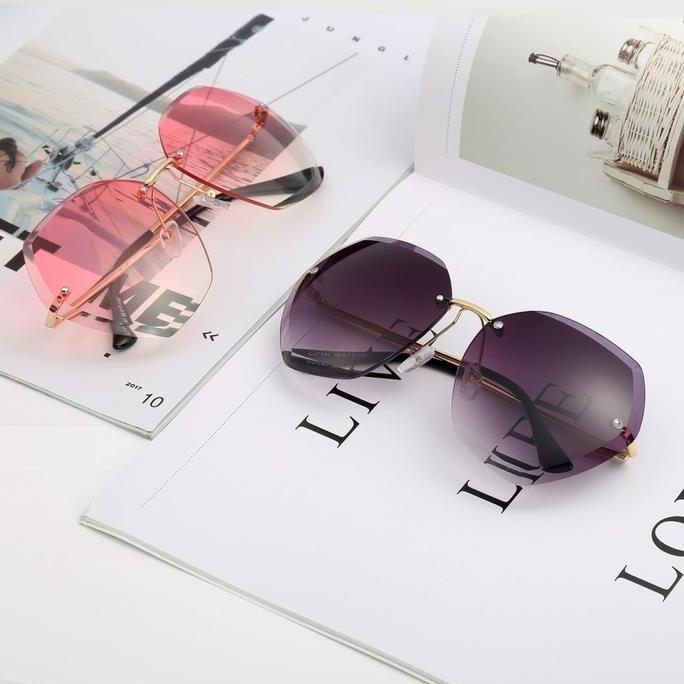 BITZEN Kacamata Fashion Wanita Hitam Anti UV Polarisasi Sunglass Lensa Polarized Sunglasses BZ04 Eye